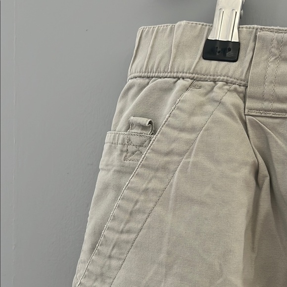 Columbia Sportswear Company Cream Athletic Shorts with Relaxed Fit Size 34 - Picture 8 of 9